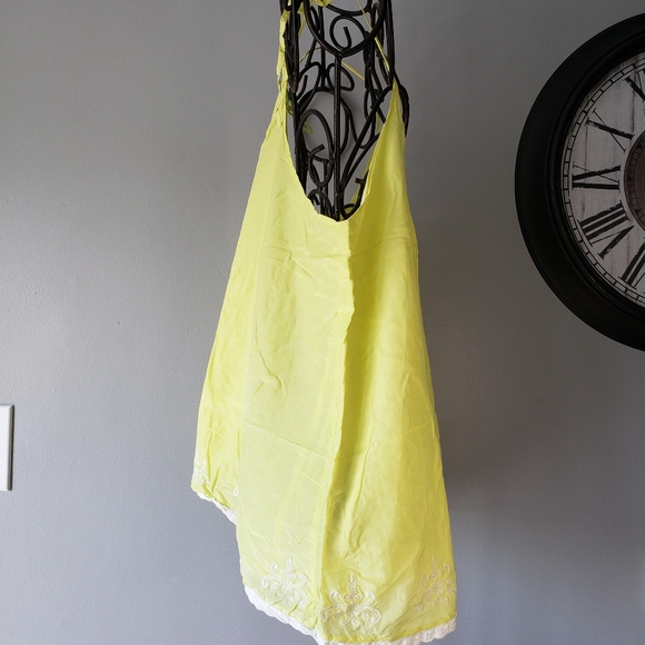 Embroidered Tank - Picture 2 of 7